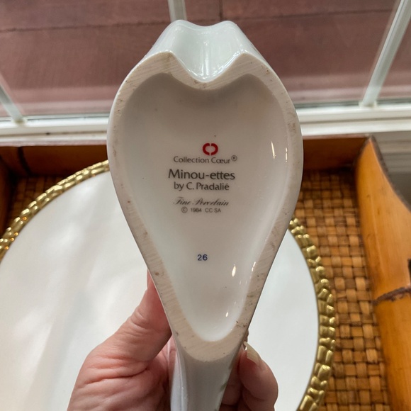 Fine Porcelain Collection Coeur Floral Cat Vase by Minou-ettes C. Pradalie 1984 - Picture 3 of 4